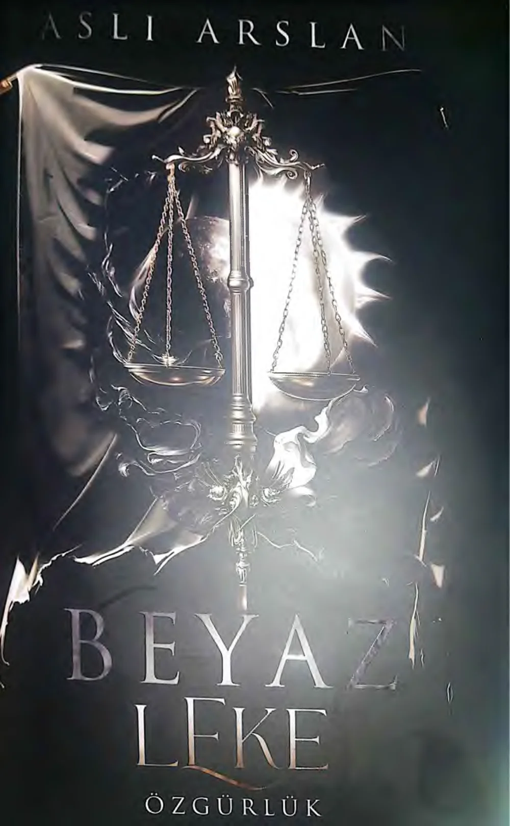 Beyaz Leke Özgürlük 2 — Aslı Arslan