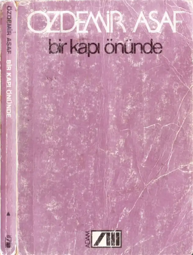 Bir Kapı Önünde — Özdemir Asaf