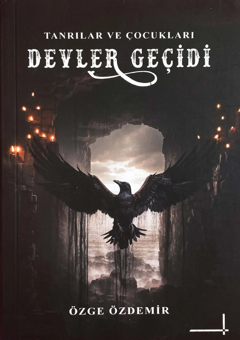 Devler Geçidi — Özge Özdemir